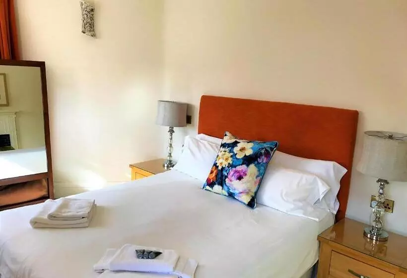 Standard Room Shared Bathroom