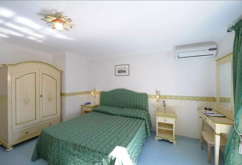 اتاق استاندارد با چشم‌انداز دریا, Torre Saracena