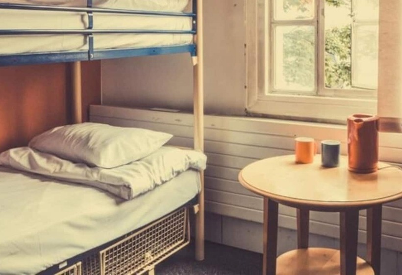 공동 객실, Rock N Bowl