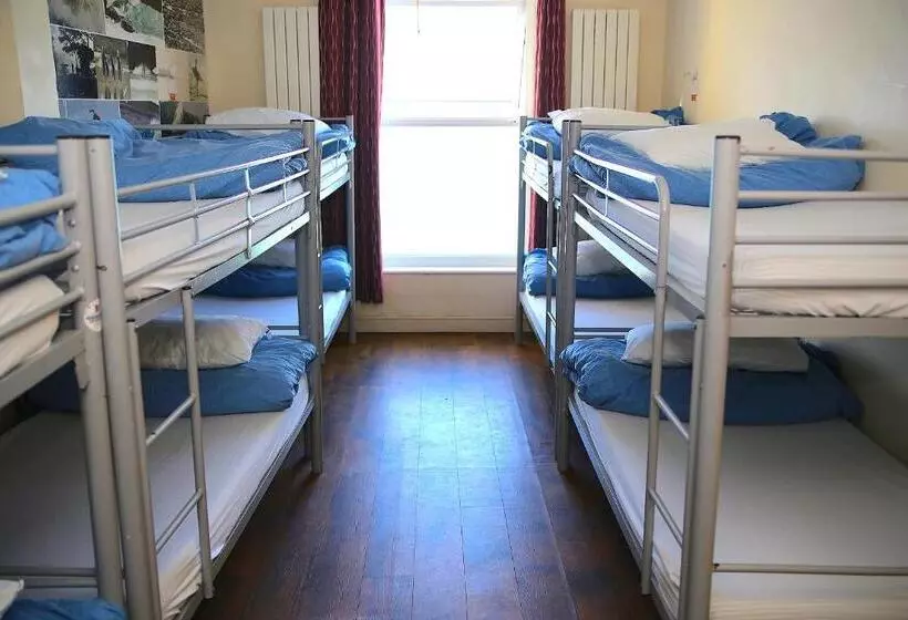 Bed in Shared Room with Shared Bathroom, St Christopher S Inn Newquay