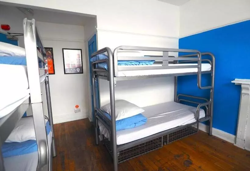 اتاق استاندارد چهار تخته, St Christopher S Inn Newquay