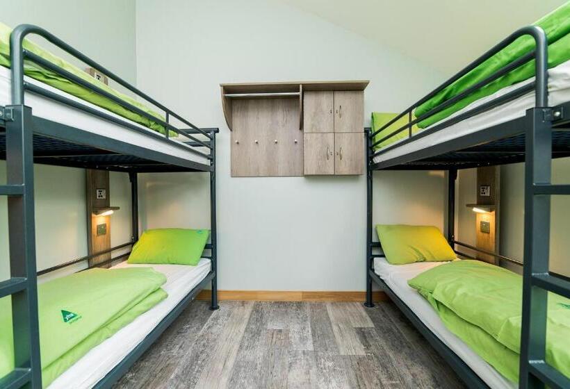 חדר סטנדרטי לארבעה עם חדר אמבטיה משותף, Yha Bath