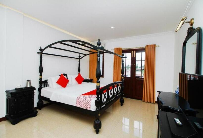 Номер Deluxe, Queensbury Malabe