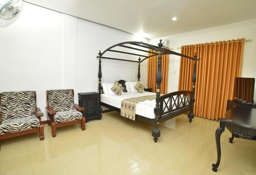 غرفة ديلوكس, Queensbury Malabe