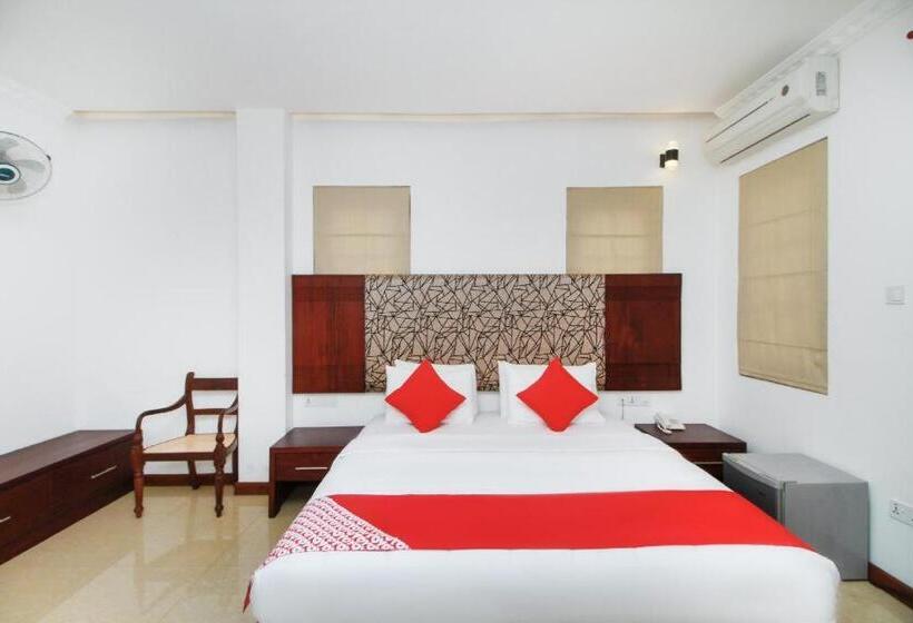 غرفة قياسية, Queensbury Malabe