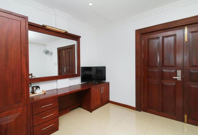 غرفة قياسية, Queensbury Malabe