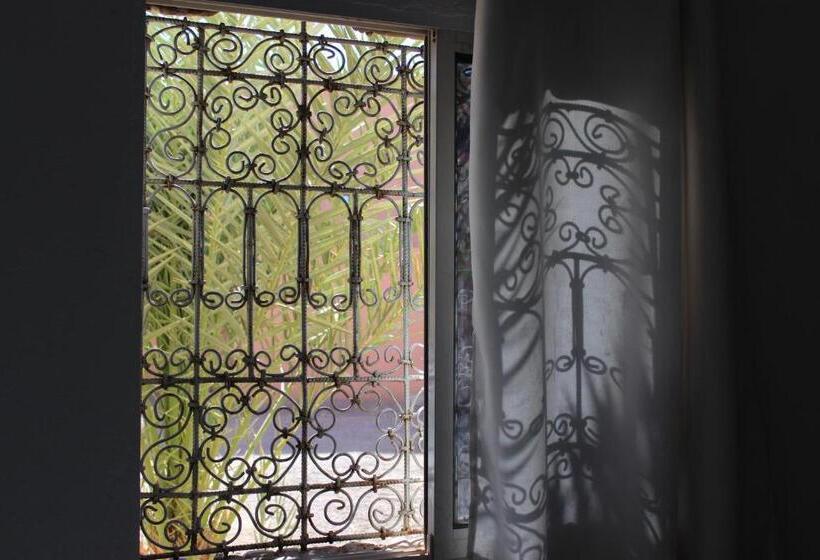 غرفة قياسية, Riad Hiba