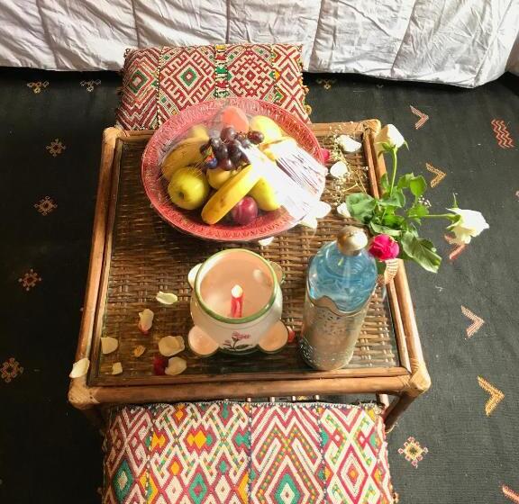 غرفة قياسية ثلاثية, Riad Hiba