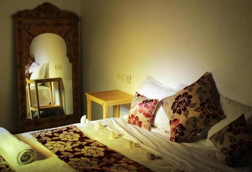 غرفة قياسية فردية, Riad Hiba