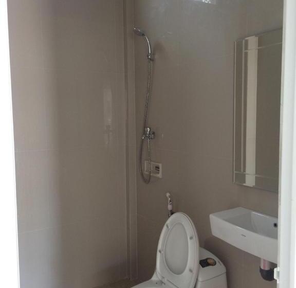 חדר משפחתי, Royal Mermaid