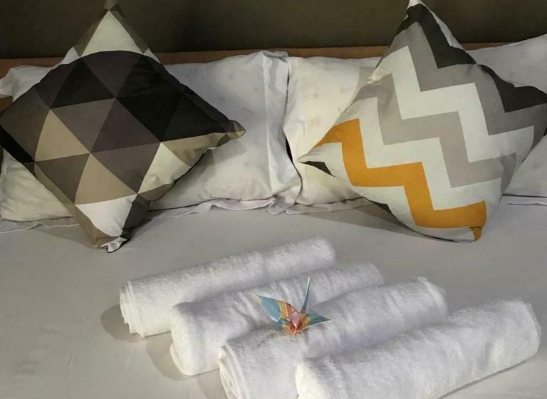 חדר משפחתי, Royal Mermaid