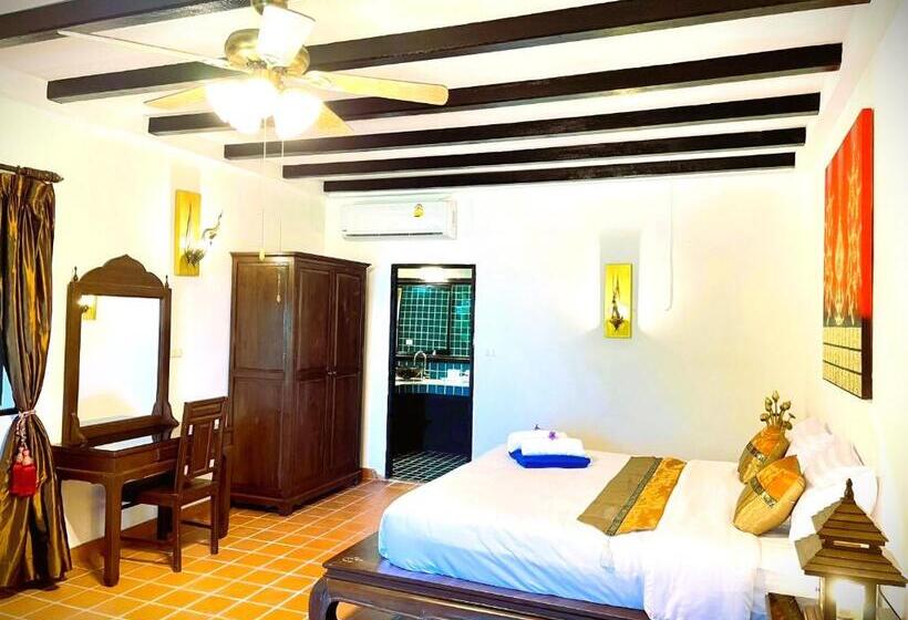 带大床的标准间, Boomerang Village Resort Kata