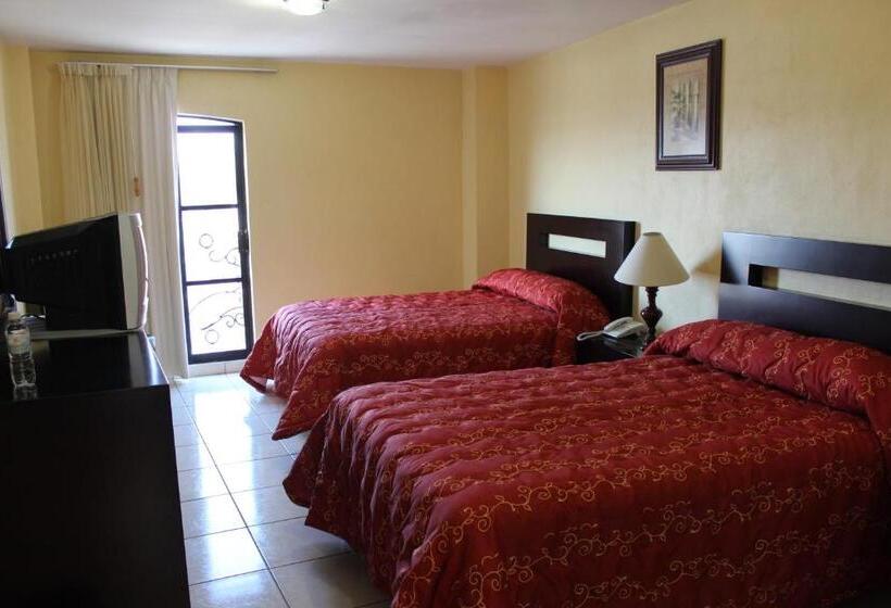 غرفه قياسيه سريرين مزدوجين, Conquistadores