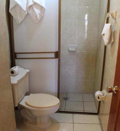 غرفه قياسيه سريرين مزدوجين, Conquistadores