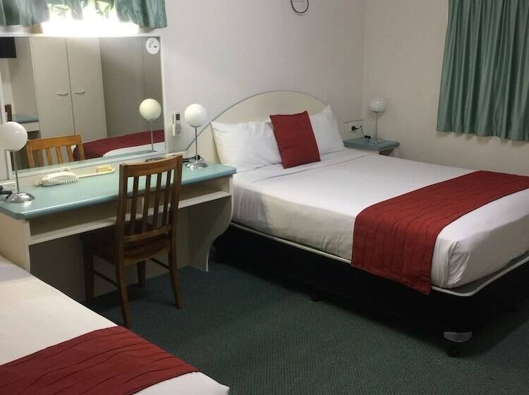 آپارتمان خانوادگی, Econo Lodge Park Lane