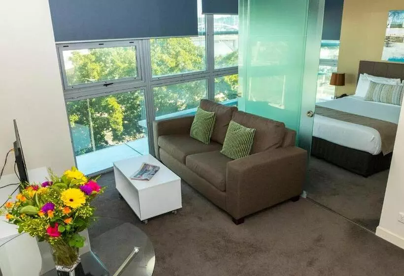 Standard-studio, Evolution Apartments
