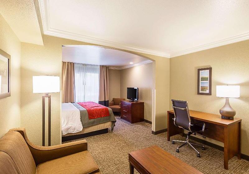 سوییت, Holiday Inn Dar Es Salaam, An Ihg