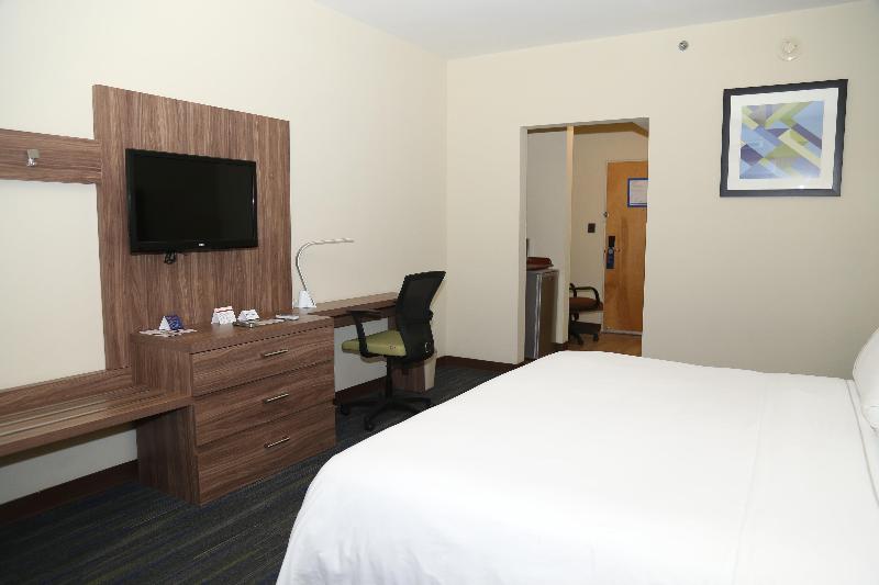 キングサイズベッドのスタンダードルーム, Holiday Inn Express Piedras Negras, An Ihg