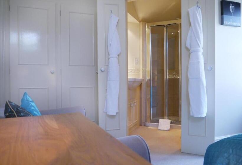 Номер Стандарт, La Fleur De Lys