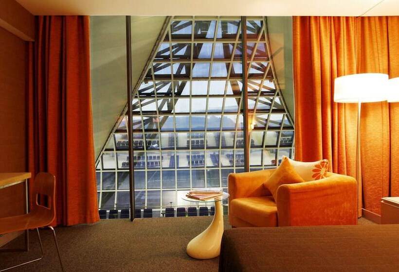 חדר דלוקס, Miracle Transit