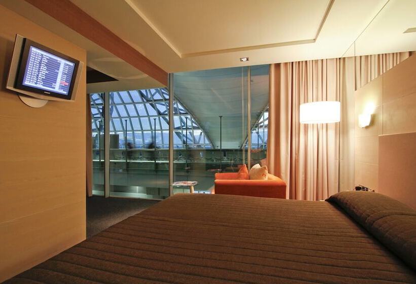 חדר דלוקס, Miracle Transit