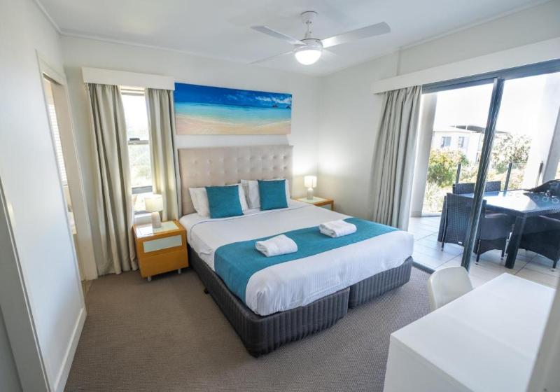 침실 3개 아파트, Pavillions On 1770