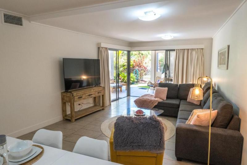 침실 3개 아파트, Pavillions On 1770