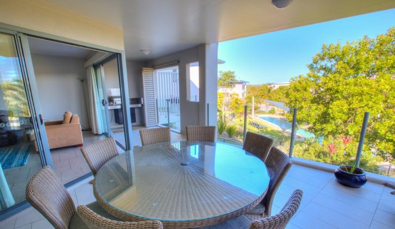 침실 2개 아파트, Pavillions On 1770