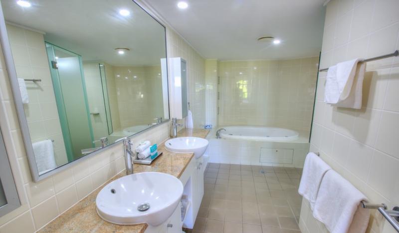 침실 2개 아파트, Pavillions On 1770