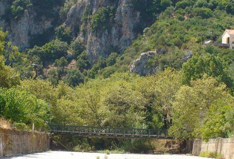 Номер Стандарт, Poros House