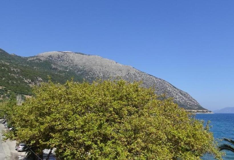 דירת שני חדרים, Poros House