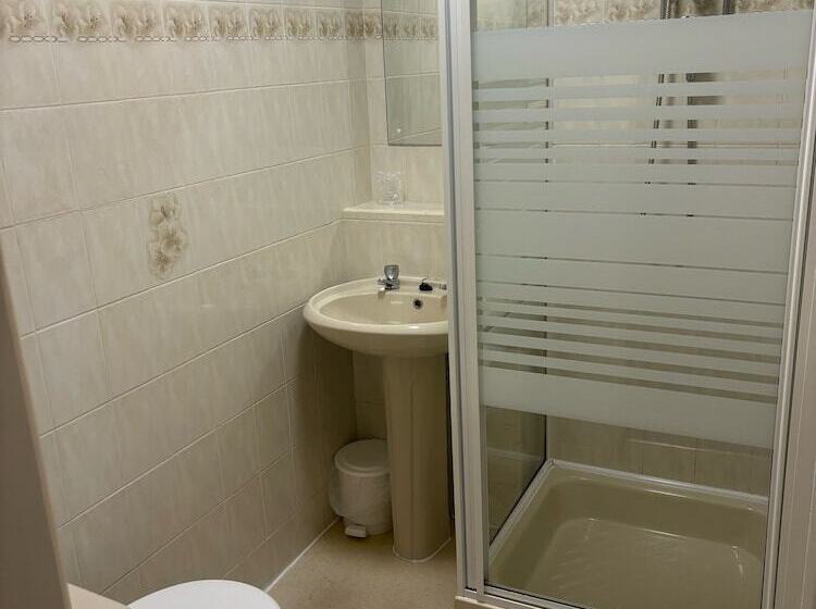 家庭间, The Beechfield