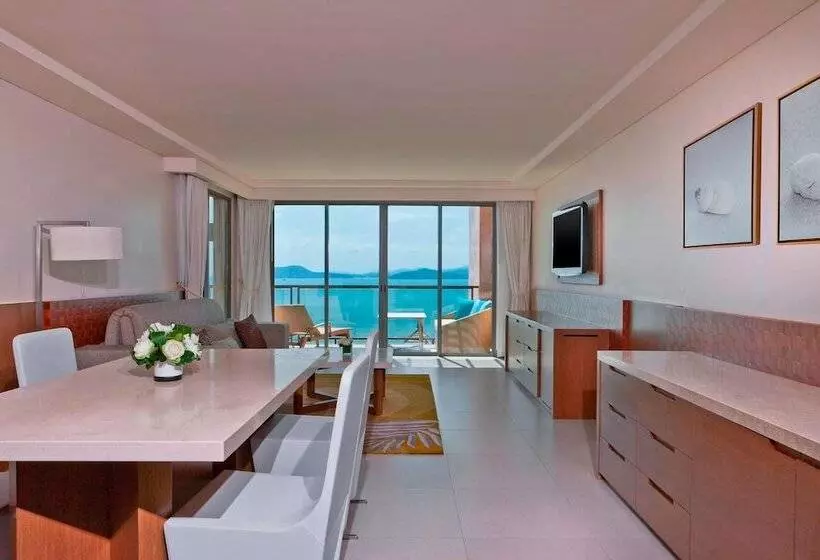 سوئیت پریمیوم با چشم‌انداز دریا, The Westin Siray Bay Resort & Spa, Phuket