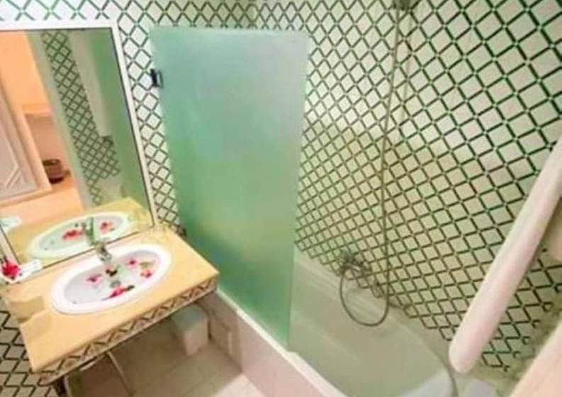 غرفة قياسية ثلاثية, Zenon Hotel Djerba