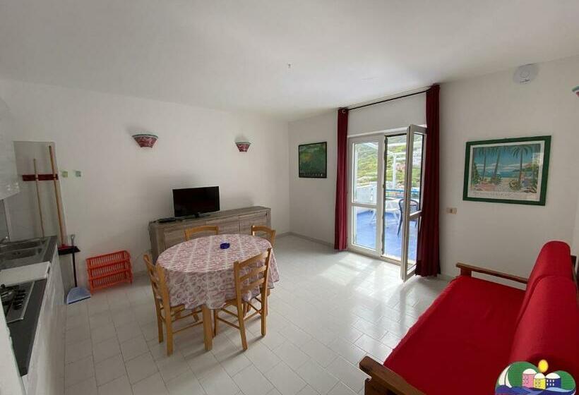 آپارتمان 1 خوابه با تراس, Magi Appartamenti Maga Circe