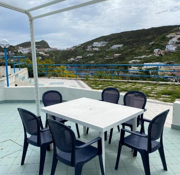 آپارتمان 2 خوابه با تراس, Magi Appartamenti Maga Circe