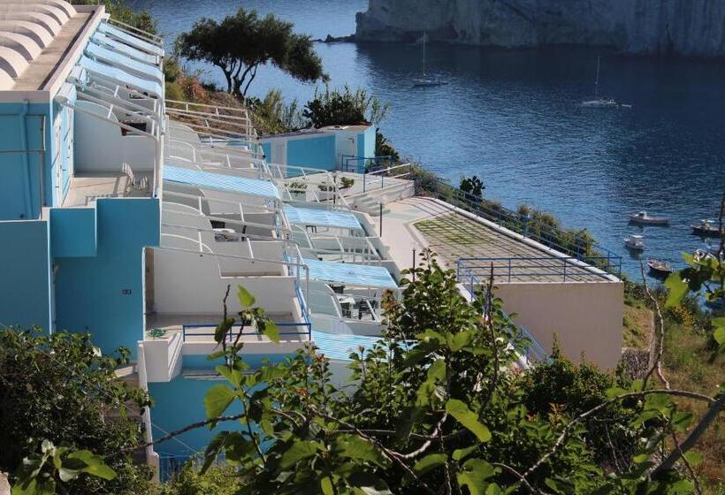 آپارتمان 2 خوابه با تراس, Magi Appartamenti Maga Circe