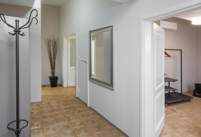 آپارتمان 2 خوابه, 6 Continents Apartments By Prague Residences