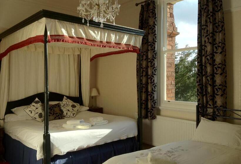Quarto Familiar, Ascot House