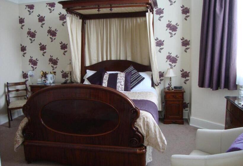 Quarto superior, Ascot House