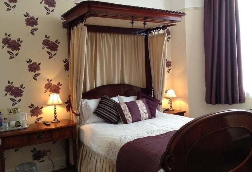Quarto superior, Ascot House