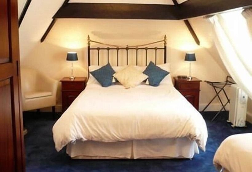 スタンダードトリプルルーム, Ascot House