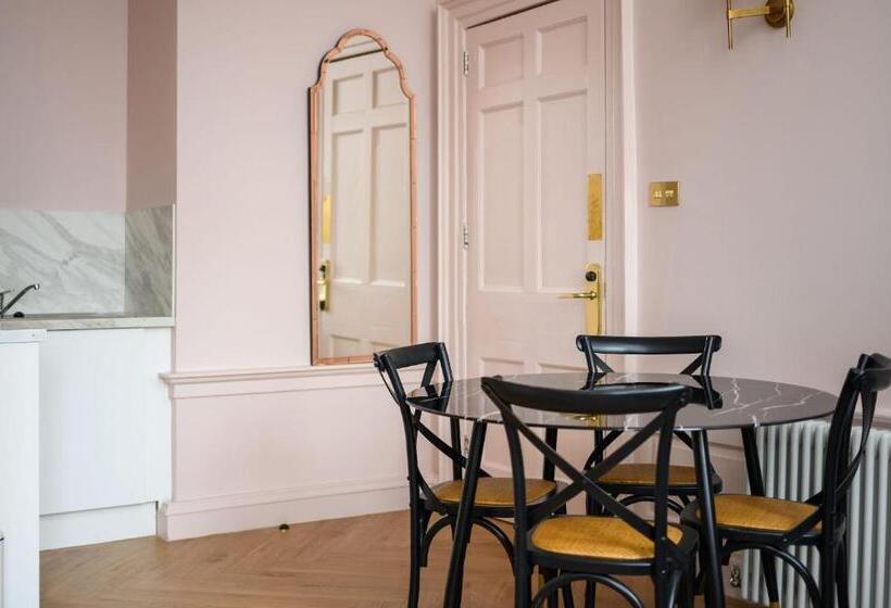 غرفة ديلوكس عائلية, Queen Charlotte Guesthouse