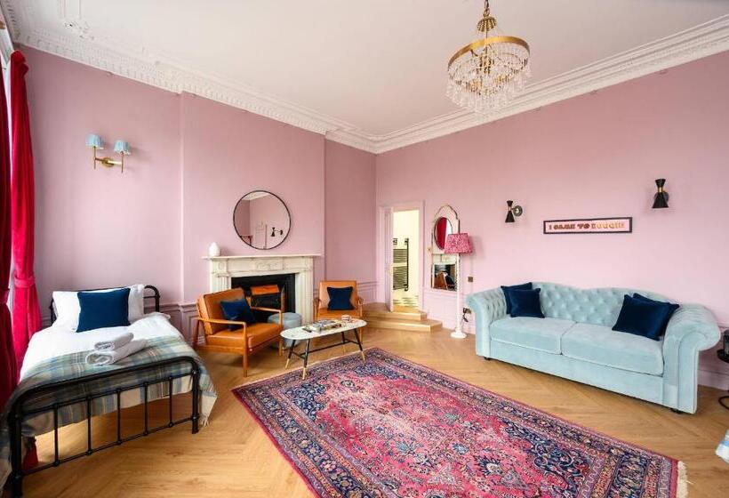 غرفة سوبيريور عائلية, Queen Charlotte Guesthouse