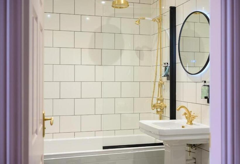 غرفة ديلوكس عائلية, Queen Charlotte Guesthouse