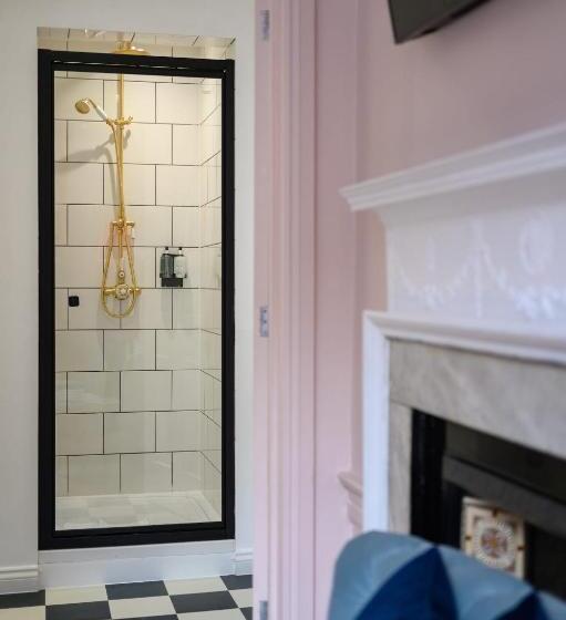 غرفة ديلوكس, Queen Charlotte Guesthouse