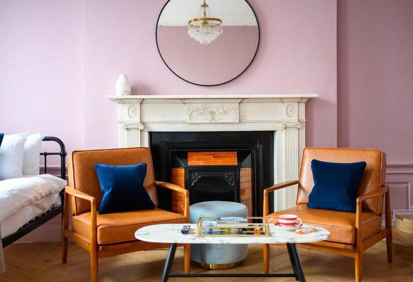 غرفة سوبيريور عائلية, Queen Charlotte Guesthouse