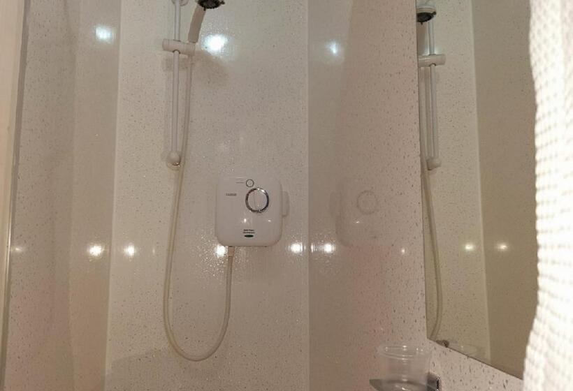 חדר סופריור לשלושה, Seacroft Guest House