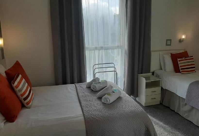 اتاق سوپریور سه تخته, Seacroft Guest House