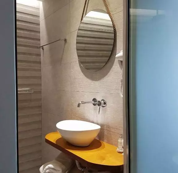 اتاق خانوادگی با چشم‌انداز باغ, Chryssi Akti, Sure Hotel Collection
